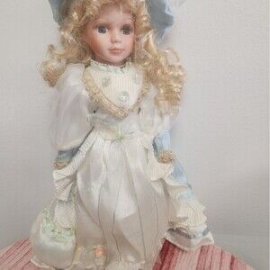 VINTAGE Porcelain doll mid 90s